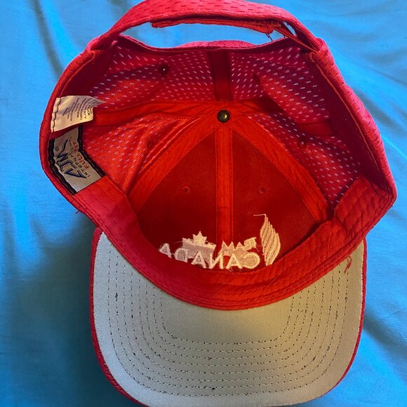 Team Canada AJM Full Fit, Adjustable Golf Sport Cap Hat Red Polyester Like NEW - Picture 2 of 5